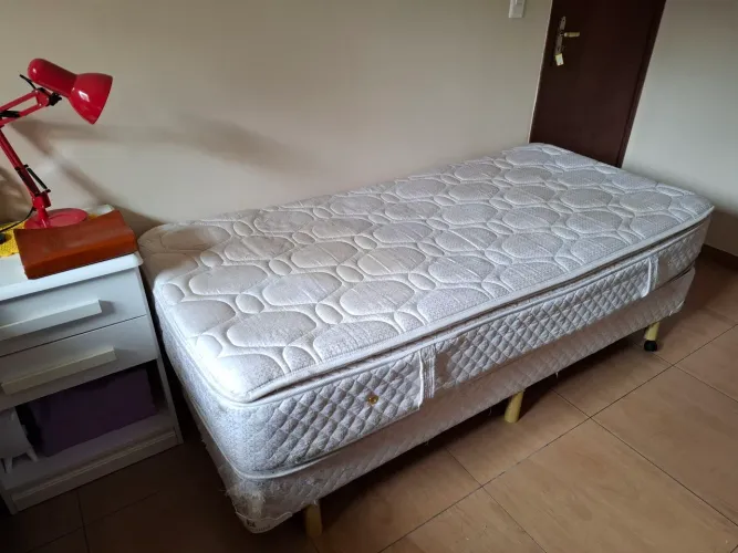 Cama box junto com colchão antiácaro R$250,00