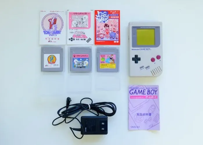 game boy japonês (original - DMG), em perfeito estado e funcional