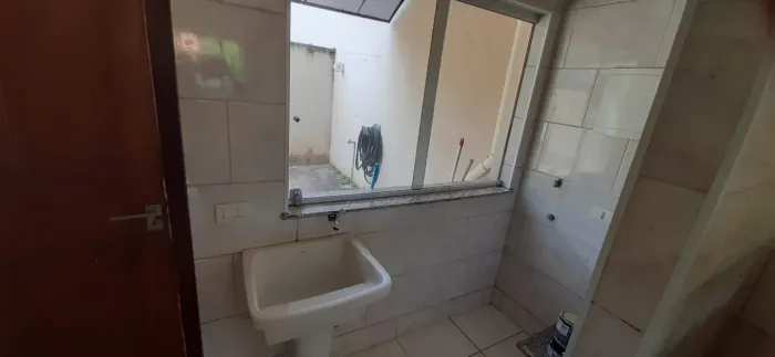Alugo apartamento térreo