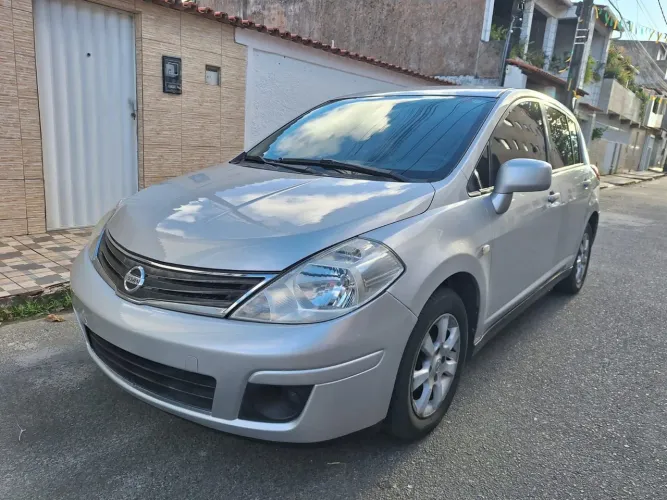 Nissan Tiida S 1.8/1.8 Flex 16V Mec. 2011