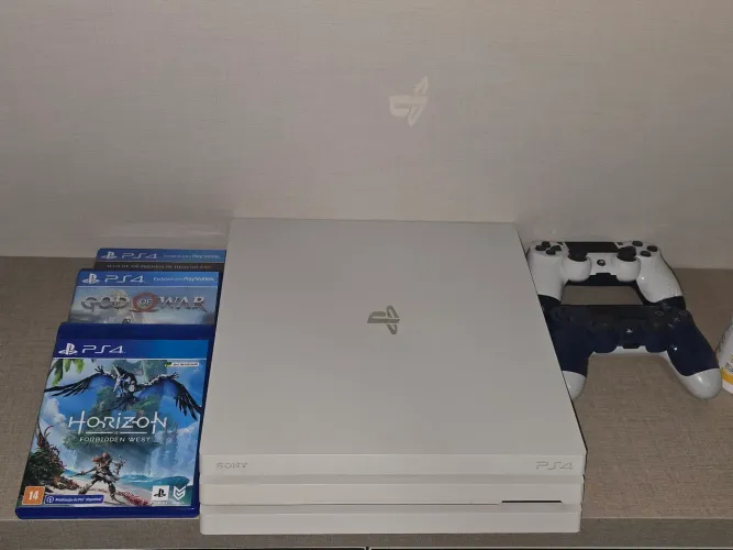 Ps4 PRO branco