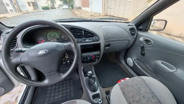 Ford Courier 1.6 L/ 1.6 Flex 2002