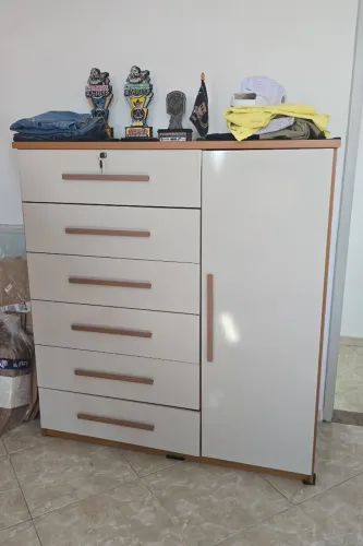 Vendo cômoda