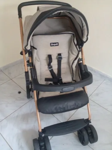 Carrinho de bebê burigoto