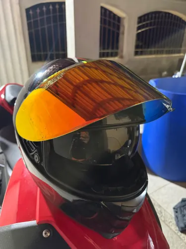 Capacete Axxis com viseira interna