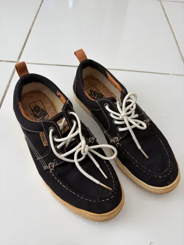 Tênis Vans Mocassim com Cadarço 