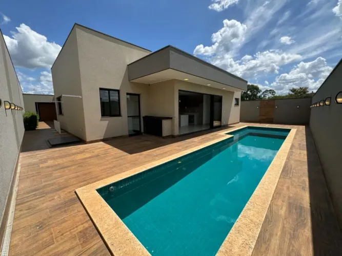Casa para locação no condomínio Residencial Villa Dumont em Bauru-SP.