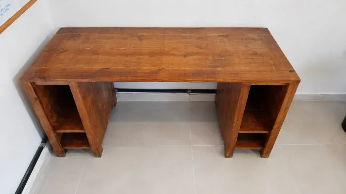 Escrivaninha em madeira rustica