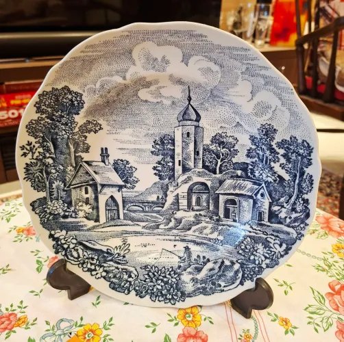 Prato em porcelana portuguesa