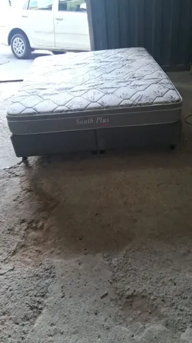 Cama queem com colchão