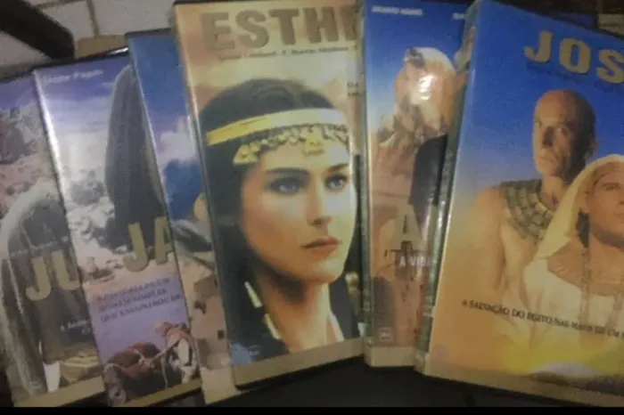 Vendo 8 DVDs Originais - Histórias Bíblicas