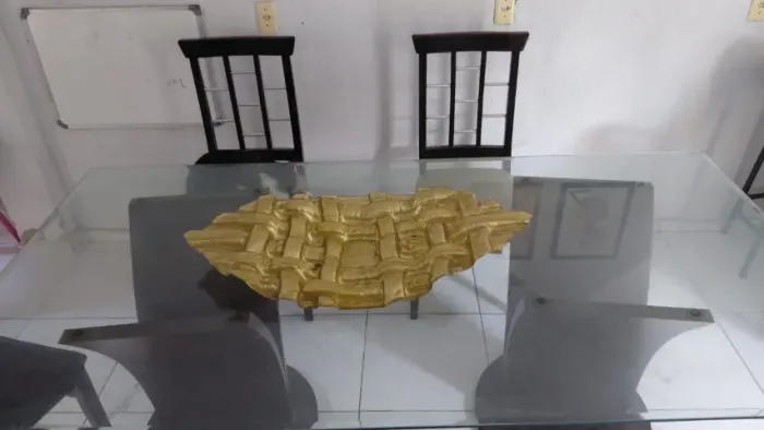 Mesa de jantar em vidro + 7 cadeiras + centro de mesa