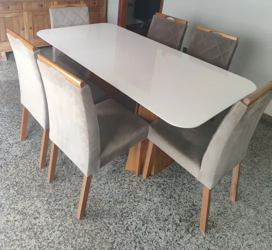 Mesa de jantar com 6 cadeiras