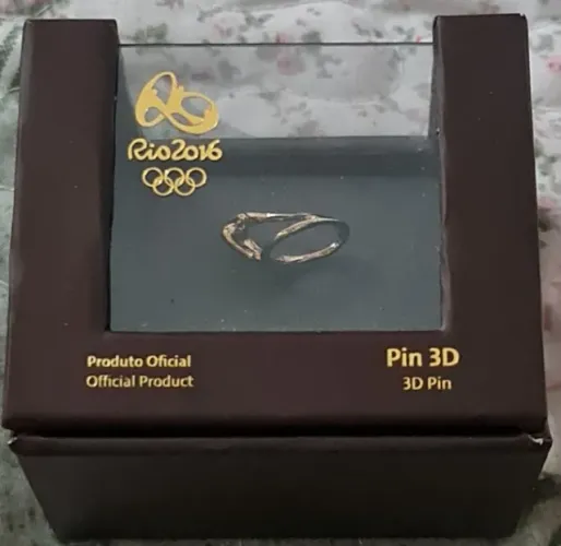 PIN 3D oficial dos Jogos Olímpicos Rio 2016 banhado a ouro caixa original