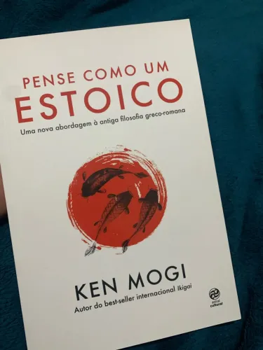 Livro Pense como um Estoico