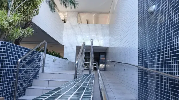 Aluguel Apartamento ib Gato, 3 qts sendo 1 suíte e varanda. Direto com o proprietário.