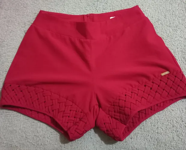 Short vermelho 