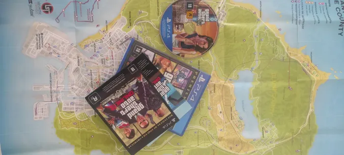 Estou vendendo esses dois jogos de PS4