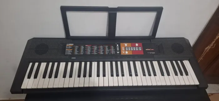 Teclado Yamaha 