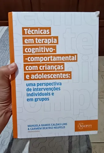Livro Técnicas em Terapia Cognitivo - Comportamental com Crianças e Adolescentes