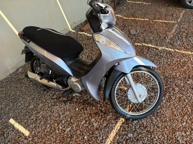 Vendo ou troca por ágio de outra moto