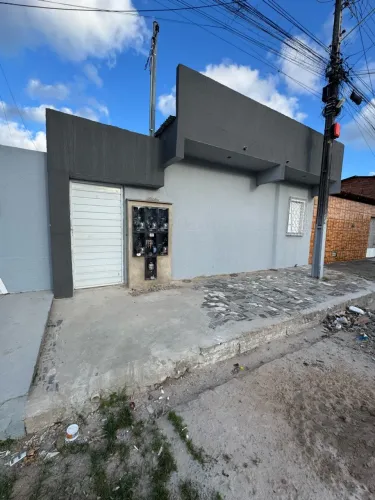 Alugo casa em residencial famíliar
