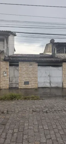 Vendo essa Casa no Bairro Morada das Árvores, próximo a praça  e a padaria  Modelo . 