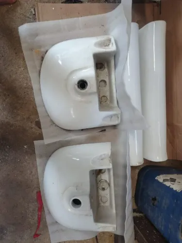Vendo pias novas, nunca usadas. Ótimo estado!