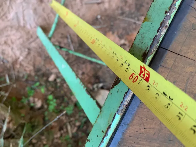 Conjunto de bancos de ferro reforçados,faltam o assento 
