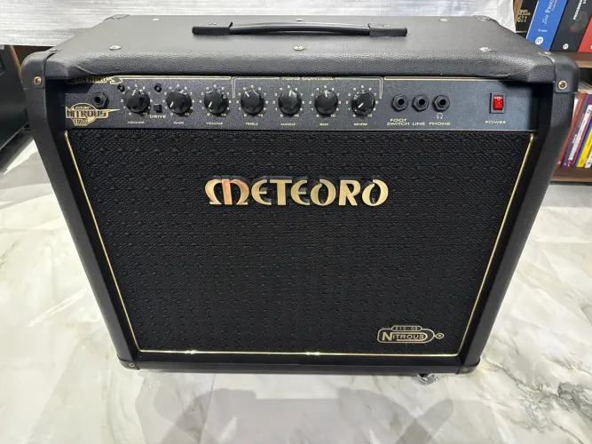 Amplificador Meteoro Nitrous 100G guitarra Troco por pedais de guitarra