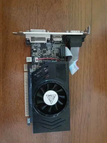 Placa de vídeo GT 730 4gb (ler a descrição)