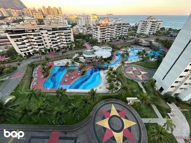 Apartamento de 2 Quartos no Condomínio Waterways Praia da Barra da Tijuca