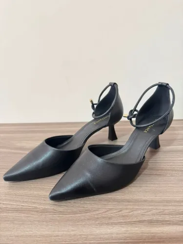 Scarpin Constance Preto Bico Fino 40