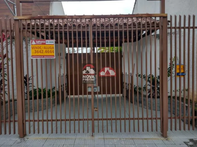 Casa Sobrado Padrão em Pindamonhangaba