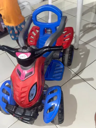 Quadriciclo em perfeito estado