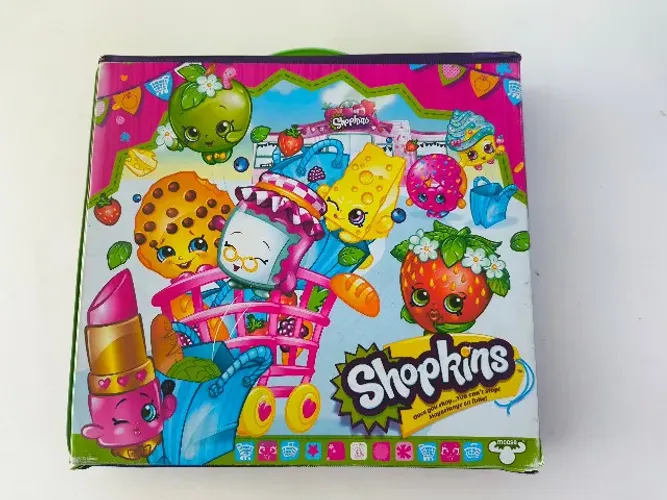 MALETA SHOPKINS COM VÁRIOS ACESSÓRIOS (USADO) + DE 30 PEÇAS