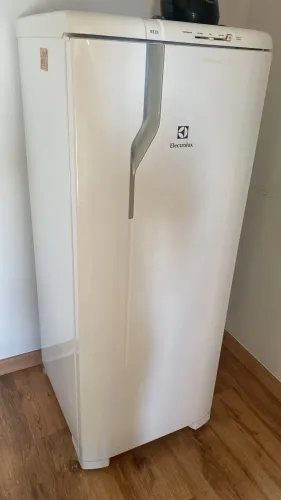 Geladeira com defeito 