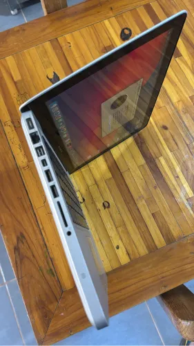MacBook Pro i5