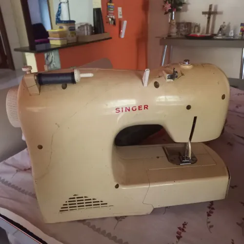 Máquina de costura Singer