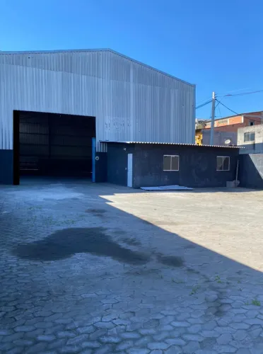 Alugo Galpão de 1.150m2 em Guaranhuns Vila Velha.