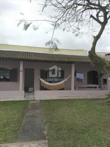 Casa na praia Balneário Coroados | 384 M² | 2 Quartos | Varanda com churrasqueria a carvão