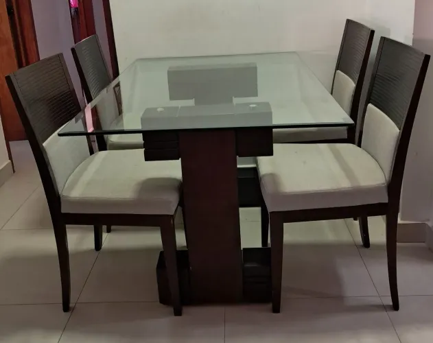 Mesa de Madeira Maciça