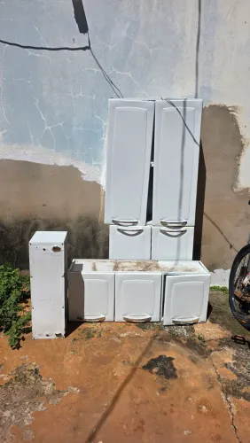 Armários de Cozinha Brancos para Reforma - R$ 200