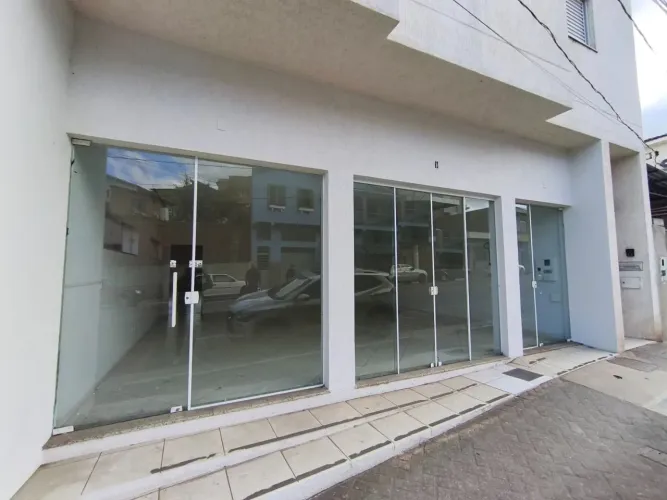 Ponto para alugar, 200 m² por R$ 5.900,00/mês - Centro - Pouso Alegre/MG