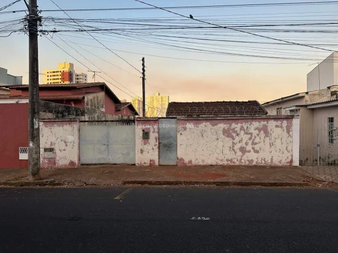 Terreno a venda no bairro Jardim São Benedito, Uberaba/MG.