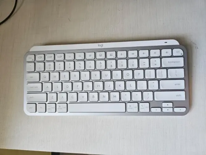 Teclado Logitech MX Keys Mini Branco Sem Fio Bluetooth