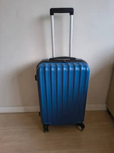 Mala de viagem rígida 23 kilos  rodinhas 360°