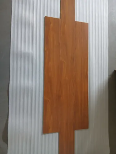 Piso laminado de clicks