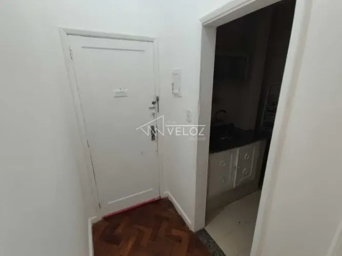 Apartamento : / Residencial / Glória