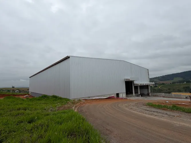 GALPÃO LOGÍSTICO COM DOCA -ALUGUEL 2500 m2
